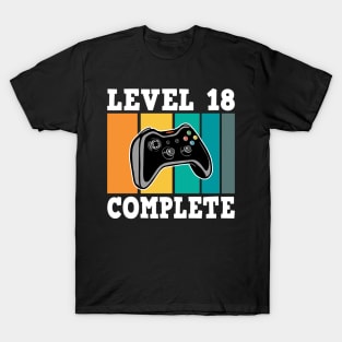 Level 18 Complete 18th Birthday 18 Years Gamer 2002 T-Shirt